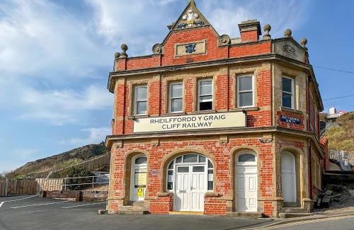 Aberystwyth House | Cliff Railway Apartment