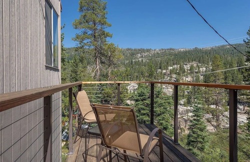 Tahoe National Forest Cabin | Cliffside Retreat with River Views and Starry Skies