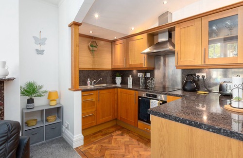 Lytham St. Anne's Apartment | Clifton Drive Beach Retreat, One Bed Apartment, Dog Friendly