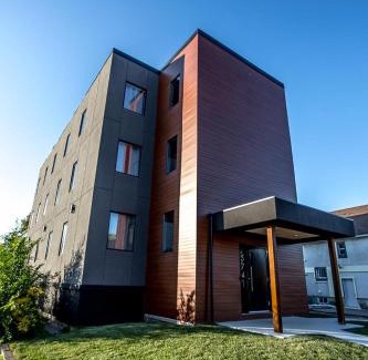 Niagara Falls House | Clifton Superior 201