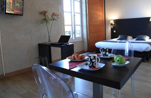 Quartier Administrations Apartment | Climatisation. Studio Équipée proche des Arènes