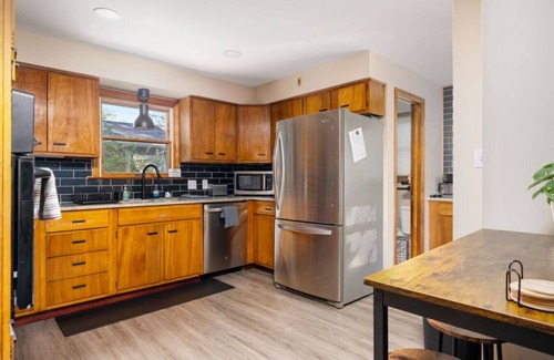 Clintonville House | Clintonville | OSU | Entire Home
