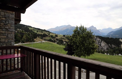 Aussois Apartment | CLOS09 Spacious apartment for 6 people with beautiful mountain view