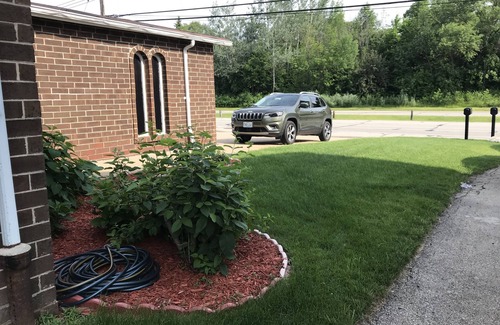 Greenfield House | Close to airport and downtown Milwaukee!