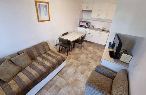 Bermagui Apartment | Close to Beach, Harbour Marina, Country Club, Golf Course, Restaurants, Cafes