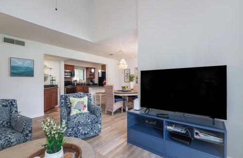 Seabrook Island House | Close to Beach! Inviting 2BR/2BA High Hammock Villa! Upper Level! Amenity Cards Available