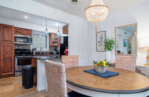 Seabrook Island House | Close to Beach! Inviting 2BR/2BA High Hammock Villa! Upper Level! Amenity Cards Available