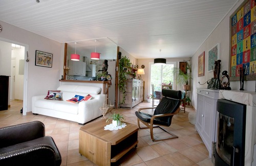 Salleboeuf House | Close to Bordeaux and St Emilion, quiet house with large garden.