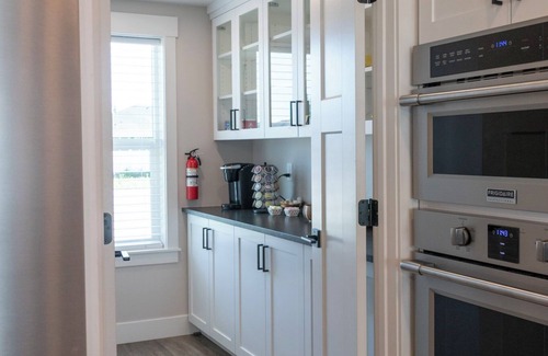 Sugar City Other | Close to BYU-I and YellowstonenNew Modern Farmhouse in a Family Neighborhood.