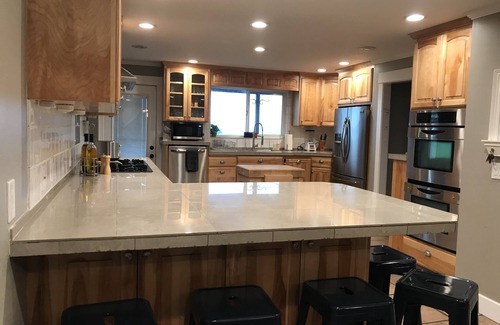 Orem North House | Close to BYU, MTC, UVU, TEMPLES - 7 bedrooms-Theater-Piano-Steam Spa-Sport Court