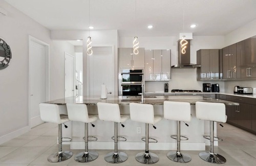 Bay Lake Villa | CLOSE TO DISNEY/FREE SHUTTLE/PRIVATE POOL AND SPA