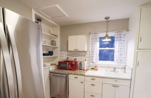 Prescott House | *Close to Downtown* Cozy retreat *A/C *BBQ