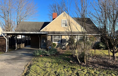 Greensboro Apartment | Close to Downtown-Primary on Main-Fast Internet