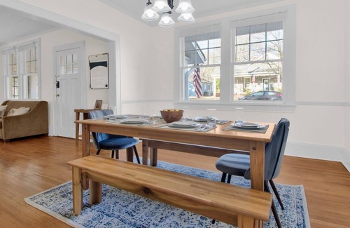 Terry Sanford House | Close to Downtown & Ft Bragg - Matching Pearls