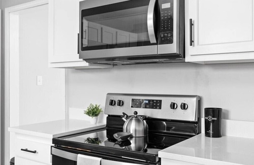 Acton House | Close to Downtown & Sites | Pet Friendly Retreat