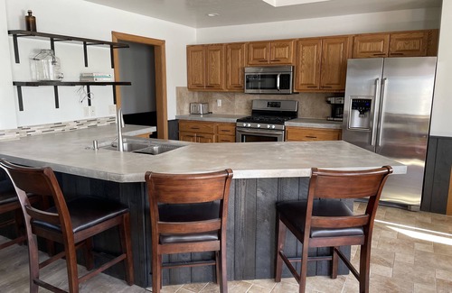 Bozeman House | Close to Downtown with Mountain Views