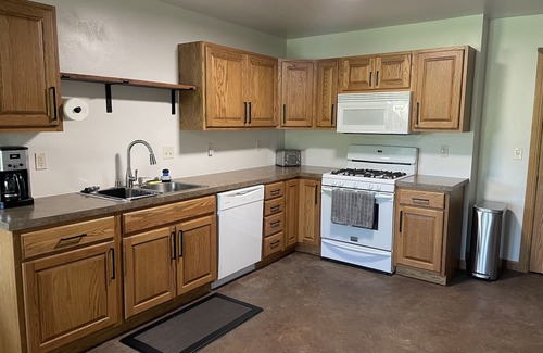 Bozeman House | Close to Downtown with Mountain Views