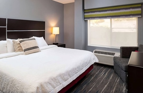 Glenwood Springs Hotel | Close to Hiking Trails and Outdoor Activities! Free Breakfast, Pets Allowed!
