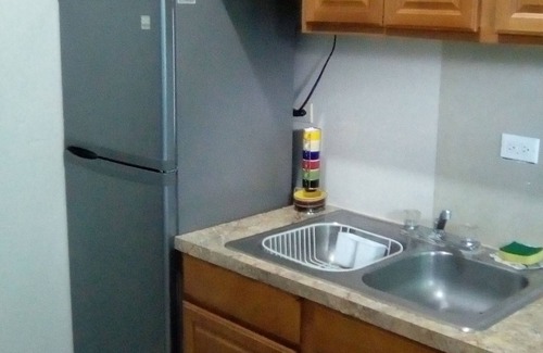 Downtown Nassau Apartment | Close to Junkanoo Beach, Fish Fry , Down Town FREE WIFI