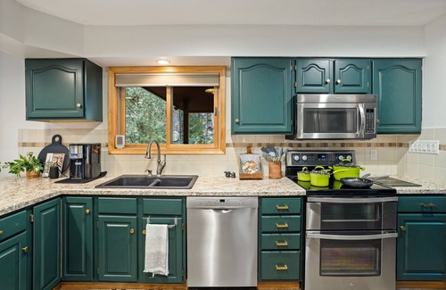 Albrightsville House | Close to Lake/Hot Tub/Game Room/Designer Dream