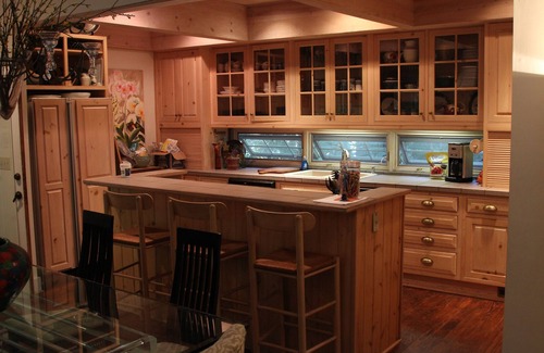Black Mountain House | Close to Lake Susan & Creek adjoins back yard Stained & painted 2022