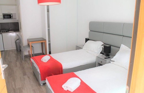 Eguilles Hotel | Close to Parc du Jas de Bouffan! Pets Allowed, Parking & Pool!
