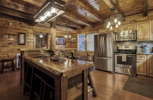 Pigeon Forge Cabin | Close to Pigeon Forge and Dollywood- Sleeps 20-Indoor Putt Putt-Outdoor Pool Access-Dog Friendly