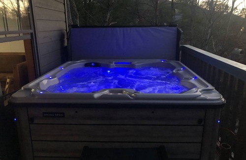 Pigeon Forge Ski Chalet | Close to Pigeon Forge- walking distance to outdoor pool-Outdoor kitchen and tv area and much more
