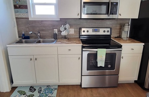 Port Aransas House | Close to the beach-Tiny House Feel,1 BR/1 BA