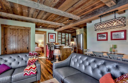 Olympic Valley Ski Chalet | Close to the Lifts and Village with Free Valley Wide Shuttle Service