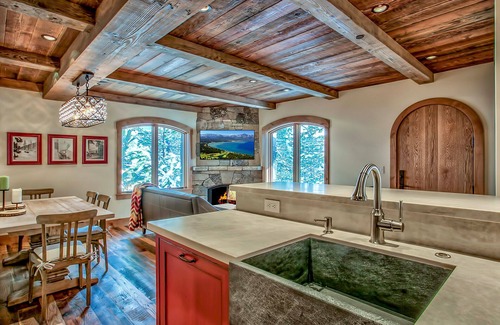 Olympic Valley Ski Chalet | Close to the Lifts and Village with Free Valley Wide Shuttle Service