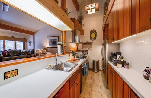 Moose Wilson Road Condo | Close to the National Parks and Ski Resorts. 11 miles from Jackson Hole.