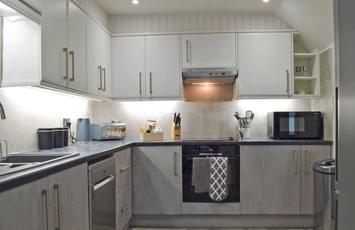 New Quay Cottage | Close to the seaside this property is a perfect base for families and couples to come and relax.