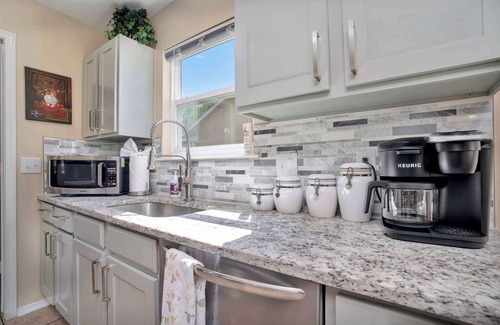 Fayetteville House | Close to University, Smokeless Fire Pit
