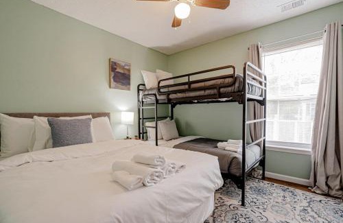 Eau Claire House | Close to USC & Midtown-Downtown - Newly Renovated
