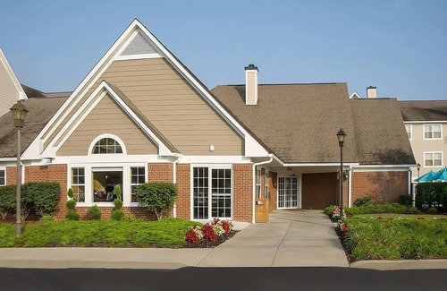 Barracks Road House | Close to Virginia Discovery Museum! 2 Modern Units, Pets are Allowed w/Pool