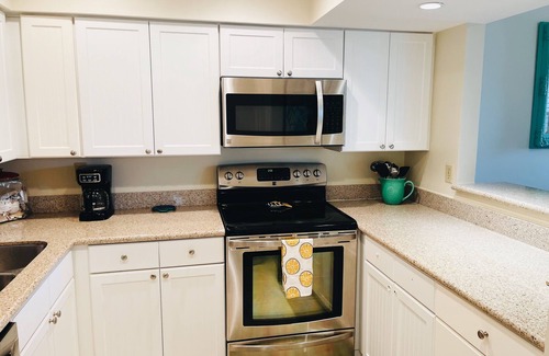 Fernandina Beach House | Close Walk to Beach~ Great End Unit Townhome! - Monthly Rental Available