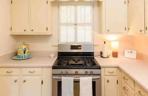Gainesville House | Closest to DOWNTOWN! Pet Friendly