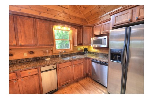 Almond Cabin | Cloud 8 - Free Estate Tours -Tranquil Family Cabin- Clingman's Dome + Lake Views