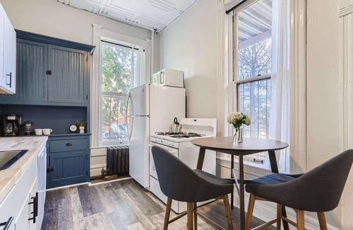 City Park Apartment | Cloud by Modern Midstay/1 Block to City Park #C3