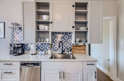 City Park Apartment | Cloud by Modern Midstay 1 Block to City Park #C7