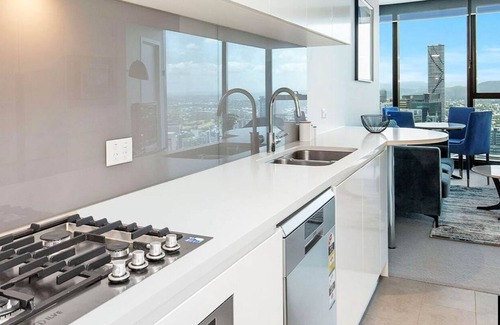 Kangaroo Point House | Cloudbridge Convenient Sky High 2 BR. Service Apartment Brisbane CBD