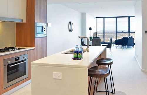 Kangaroo Point House | Cloudbridge Convenient Sky High 2 BR. Service Apartment Brisbane CBD