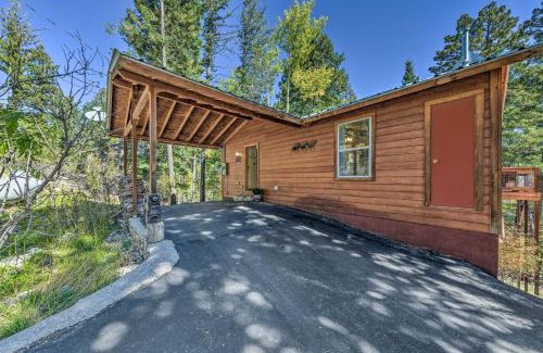 Cloudcroft House | Cloudcroft Cabin with Deck Less Than 2 Mi to Downtown!