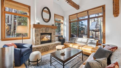 Edwards House | Clover Chalet