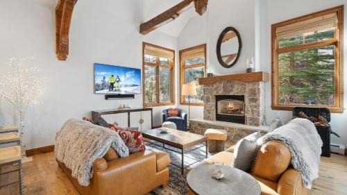 Edwards House | Clover Chalet