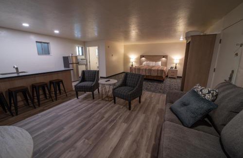 Montpelier Hotel | Clover Creek Inn