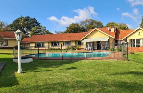 Greater Johannesburg Metropolitan Area Bed & Breakfast | Clown Guest House