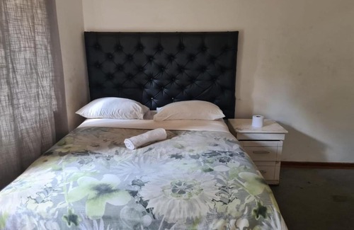 Greater Johannesburg Metropolitan Area Bed & Breakfast | Clown Guest House
