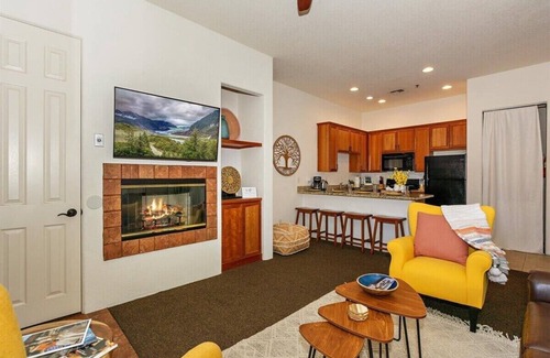 La Quinta Apartment | CLR111 Upstairs One Bedroom Casa Near Old Town LQ